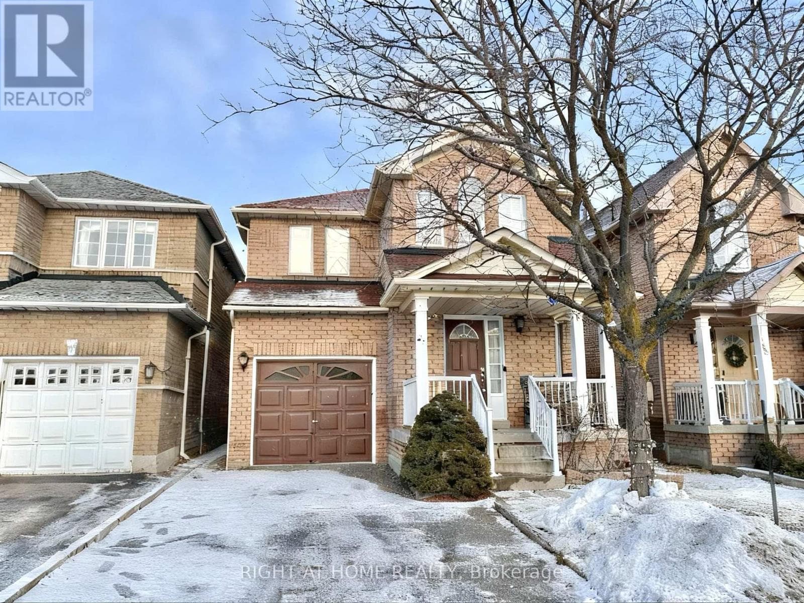 37 OAKMEADOW DRIVE — Brampton (Fletcher's Meadow), Ontario - Main photo
