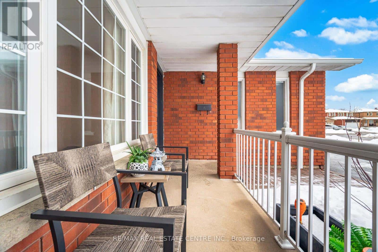 61 SUNFOREST DRIVE — Brampton (Heart Lake West), Ontario - Photo 5 of 50