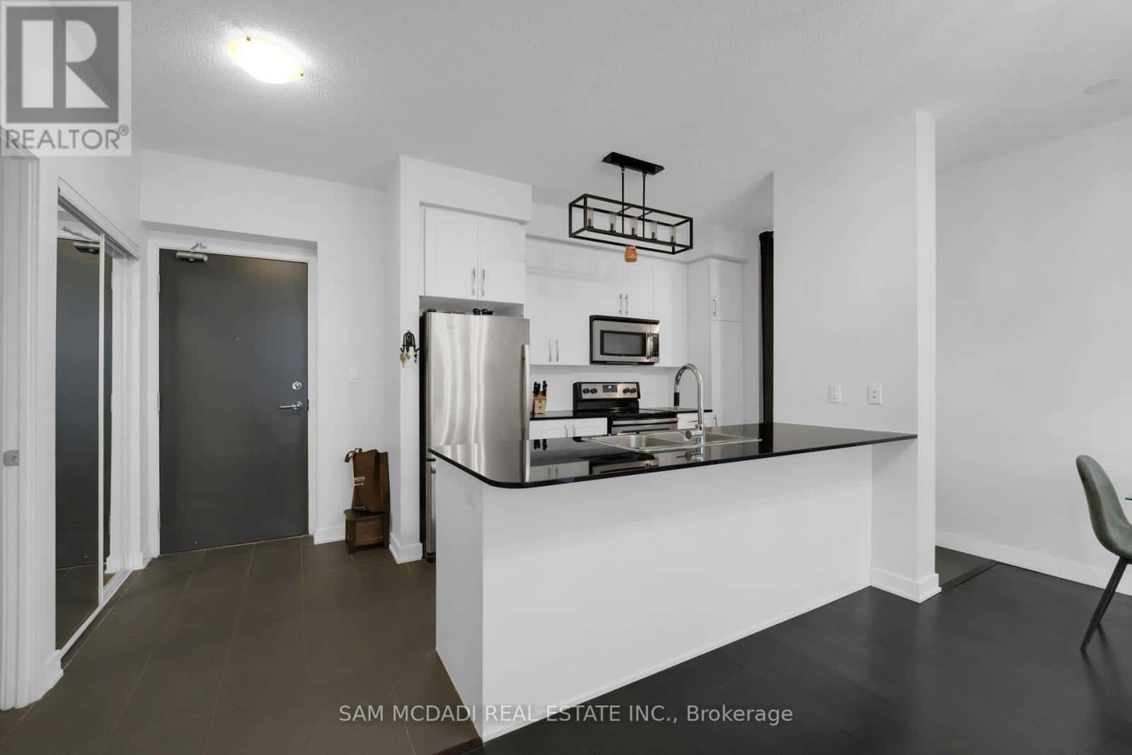 202 - 4070 CONFEDERATION PARKWAY — Mississauga (Creditview), Ontario - Photo 4 of 25