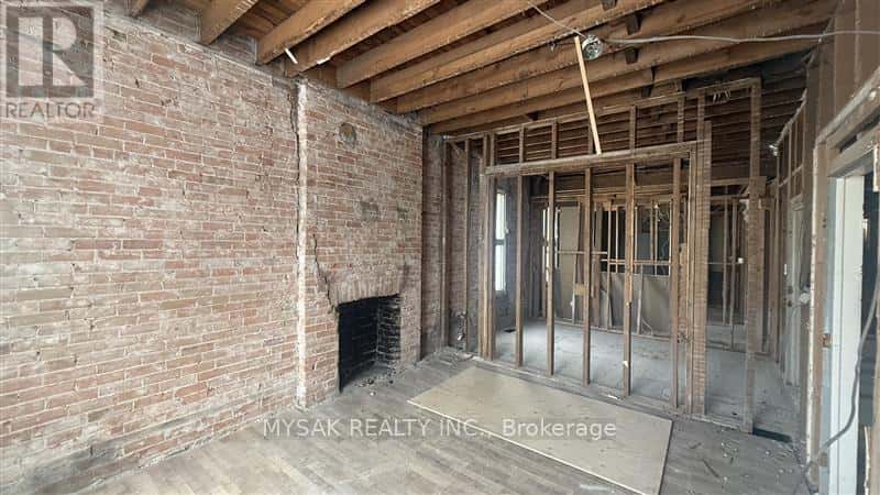 514-516 AYLMER STREET N — Peterborough (Town Ward 3), Ontario - Photo 3 of 21