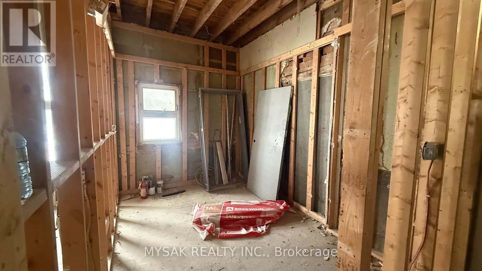 514-516 AYLMER STREET N — Peterborough (Town Ward 3), Ontario - Photo 5 of 21