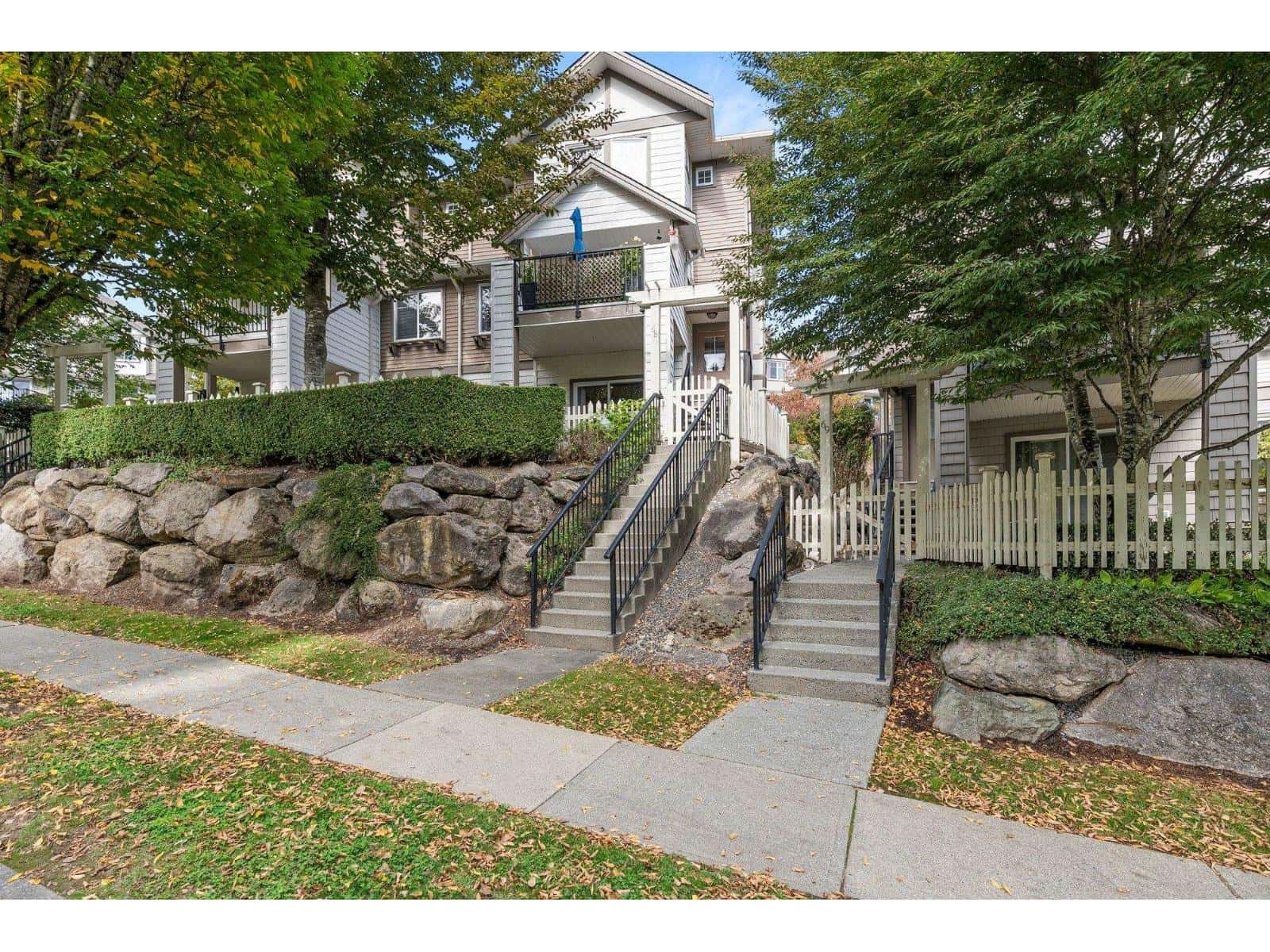 68 4401 BLAUSON BOULEVARD — Abbotsford, British Columbia - Photo 2 of 39