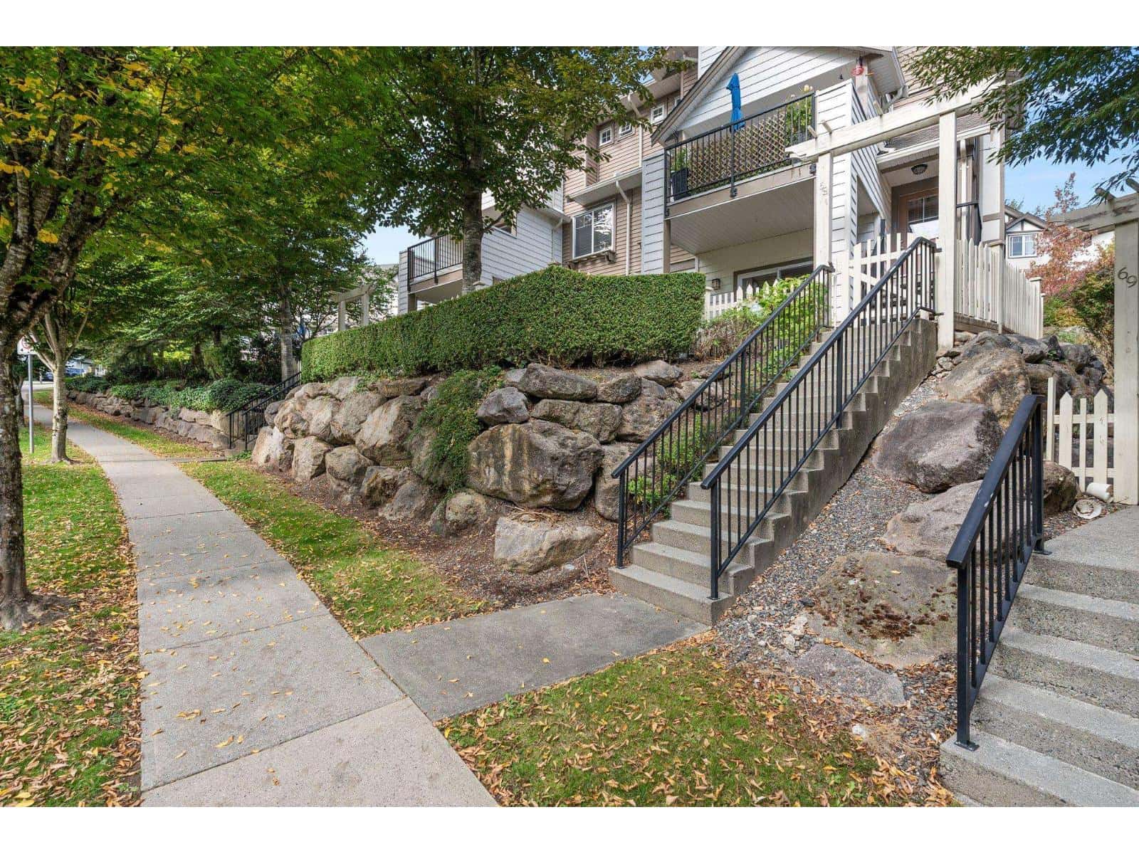 68 4401 BLAUSON BOULEVARD — Abbotsford, British Columbia - Photo 3 of 39