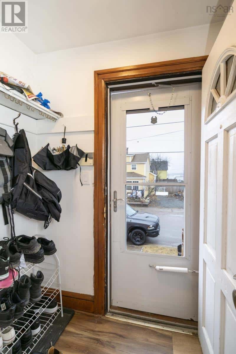 54 Margaret Street — Sydney, Nova Scotia - Photo 5 of 27