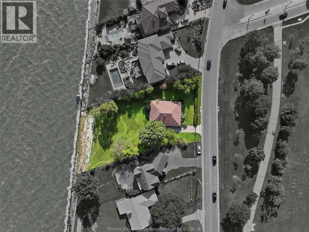 11280 RIVERSIDE DRIVE East — Windsor, Ontario - Photo 3 of 27