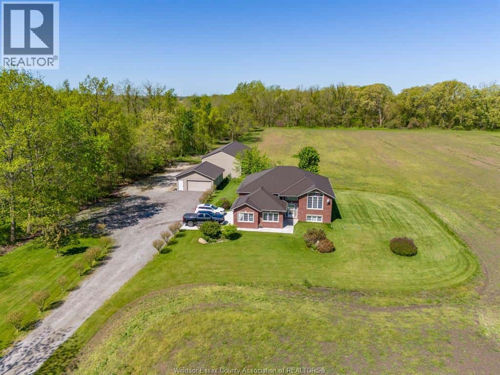 1365 FERRIS — Harrow, Ontario - Photo 4 of 50