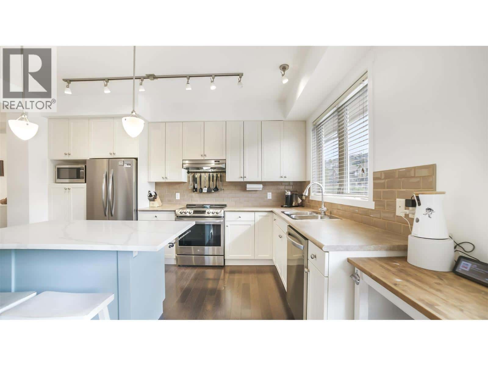 5485 South Perimeter Way — Kelowna, British Columbia - Photo 5 of 45