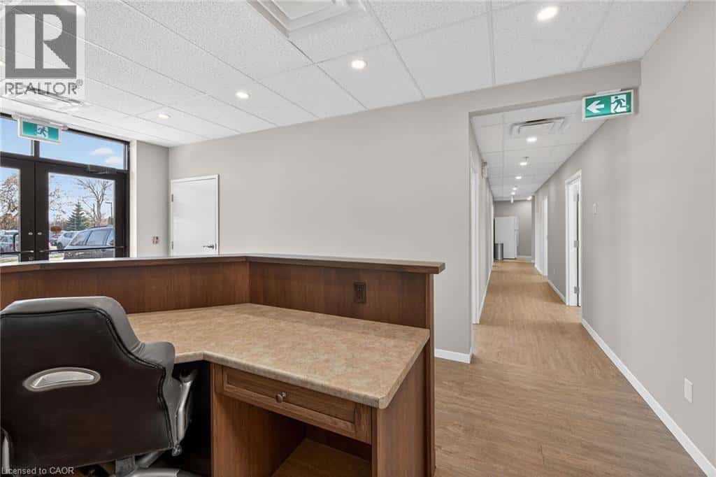 170 ROCKHAVEN Lane Unit# 109 — Waterdown, Ontario - Photo 5 of 21