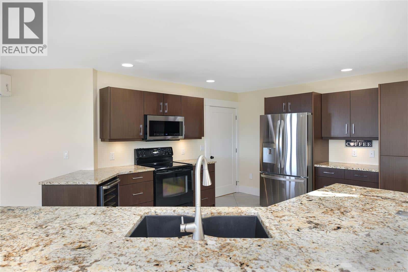 3411 Karger Terr — Colwood, British Columbia - Photo 5 of 28