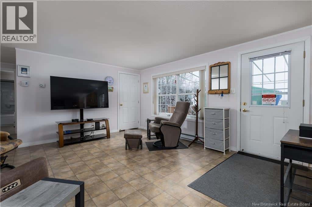 12 Kate Street — Grand-Sault/Grand Falls, New Brunswick - Photo 4 of 24