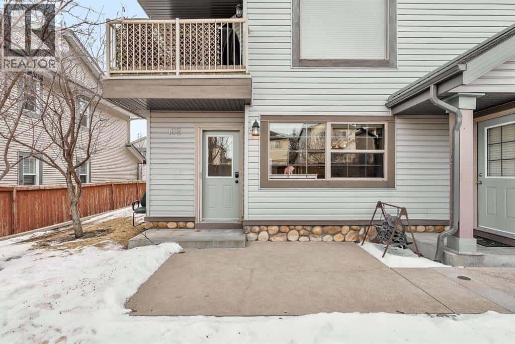 102, 31 Everridge Square SW — Calgary, Alberta - Photo 5 of 28