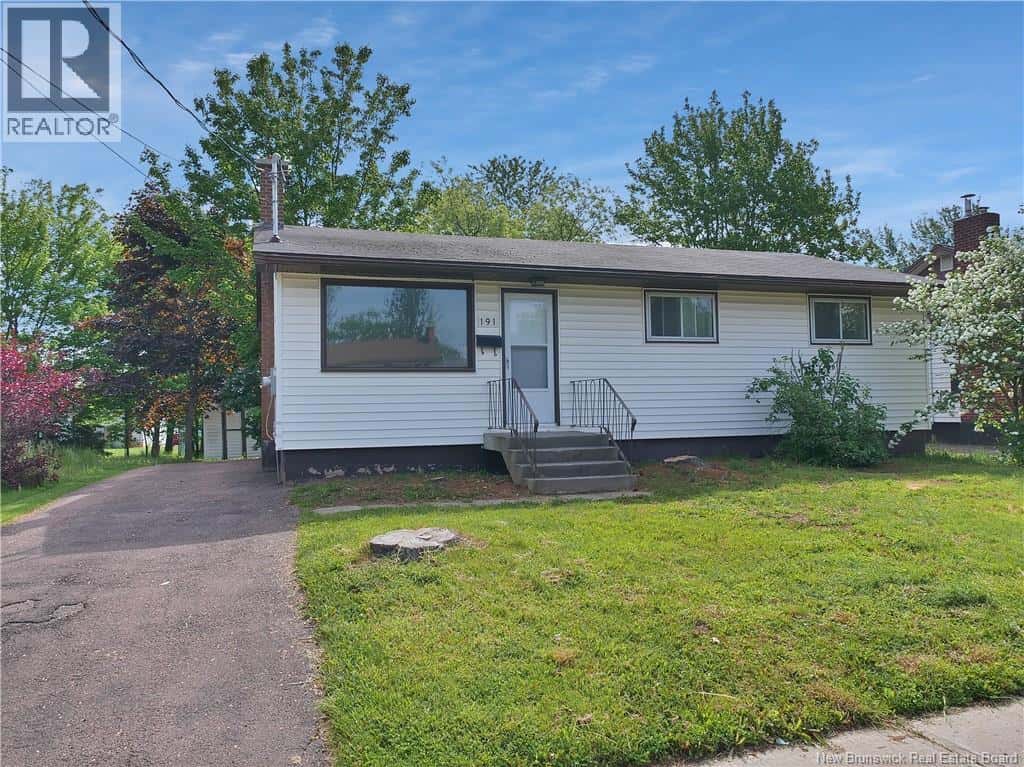 191 Second Avenue — Moncton, New Brunswick - Photo 3 of 39