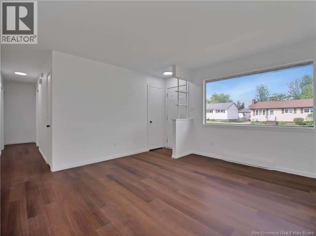 191 Second Avenue — Moncton, New Brunswick - Photo 4 of 39