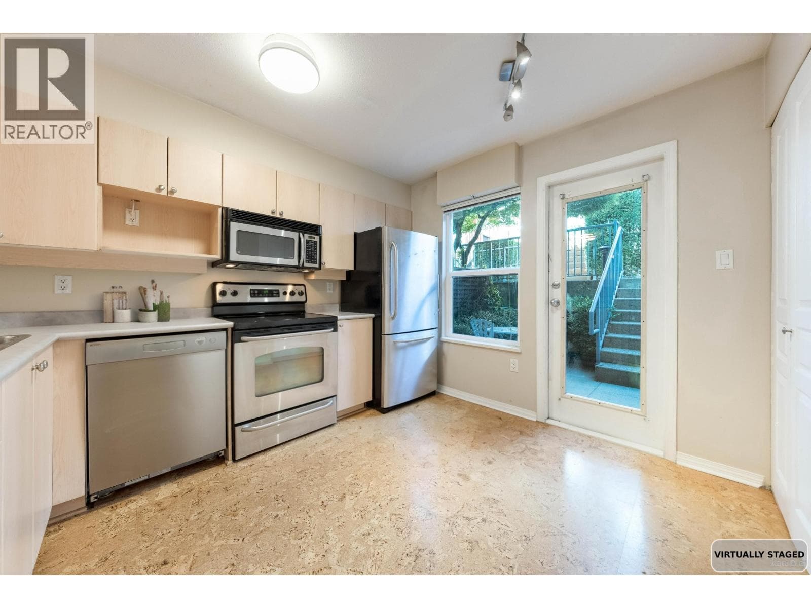 229 E 11TH AVENUE — Vancouver, British Columbia - Main photo