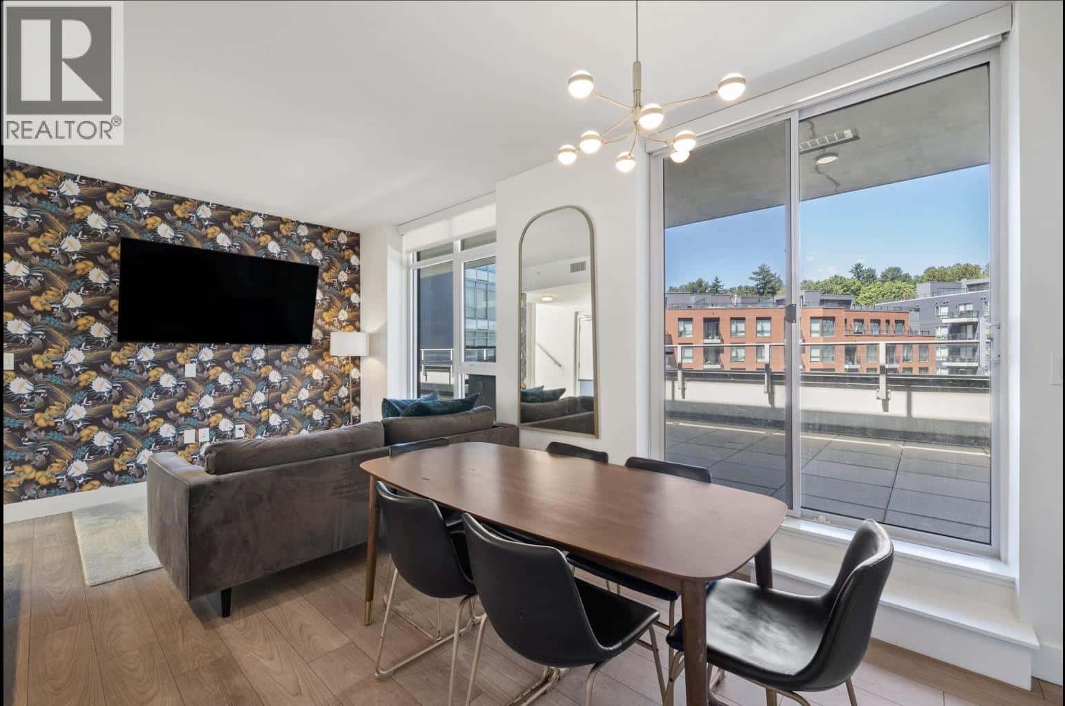 409 3581 E KENT NORTH AVENUE — Vancouver, British Columbia - Photo 2 of 21