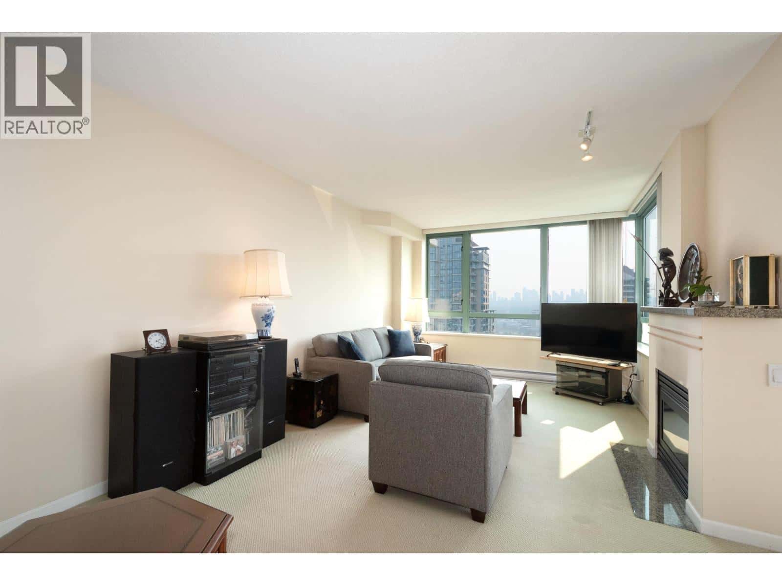 2402 4398 BUCHANAN STREET — Burnaby, British Columbia - Photo 4 of 40