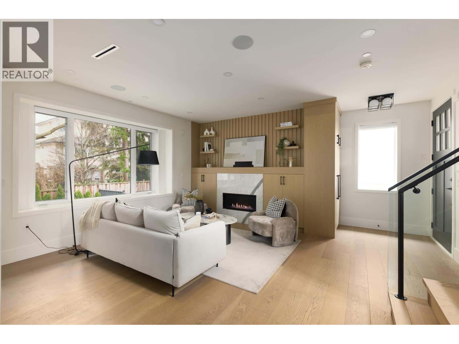 4262 WATSON STREET — Vancouver, British Columbia - Photo 4 of 34