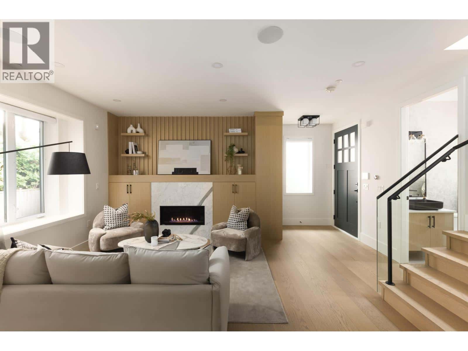 4262 WATSON STREET — Vancouver, British Columbia - Photo 5 of 34