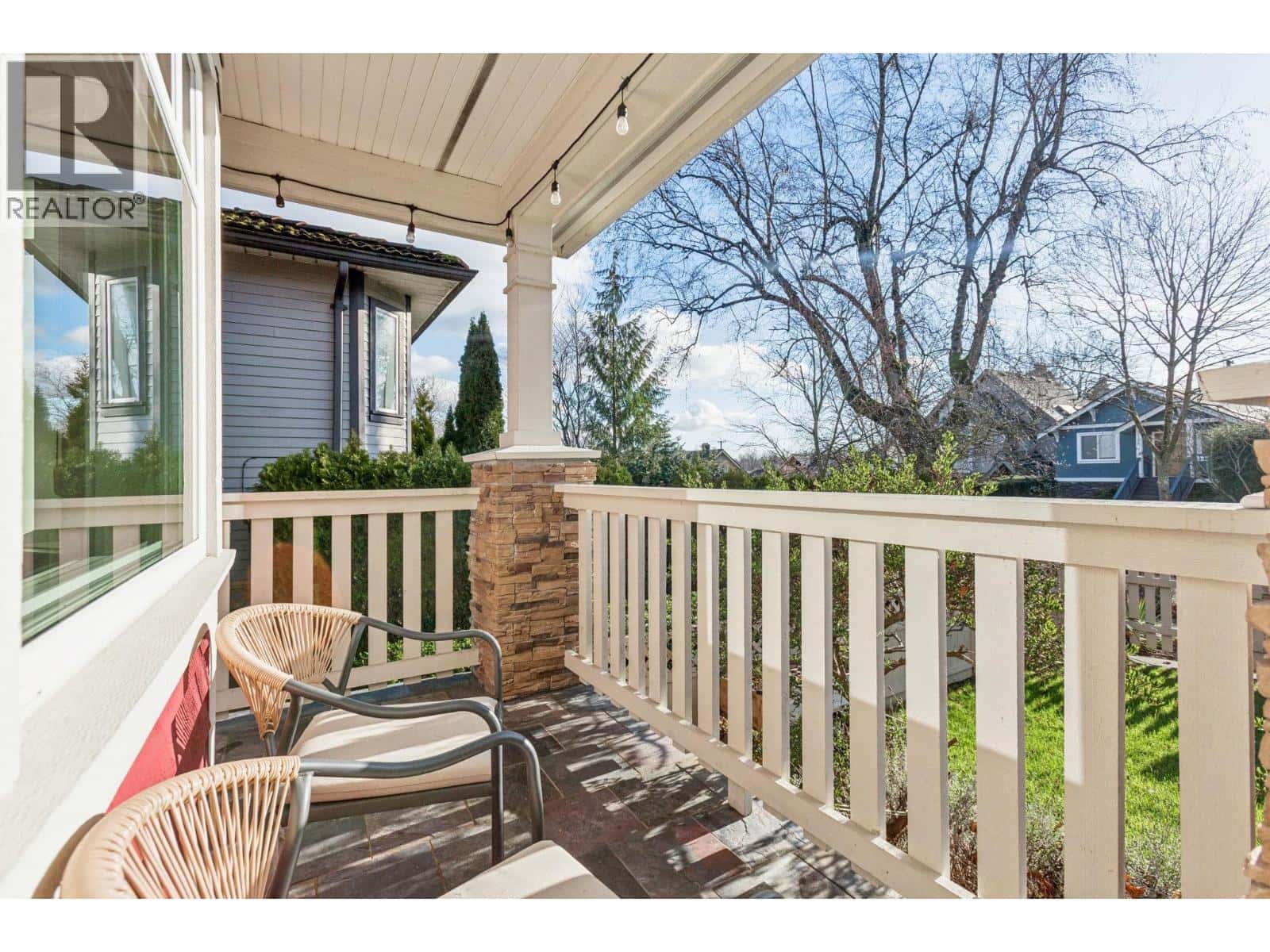 2163 NAPIER STREET — Vancouver, British Columbia - Photo 3 of 26