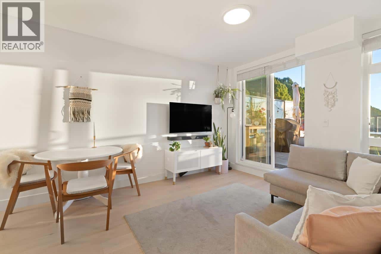 PH2 3939 KNIGHT STREET — Vancouver, British Columbia - Photo 2 of 29