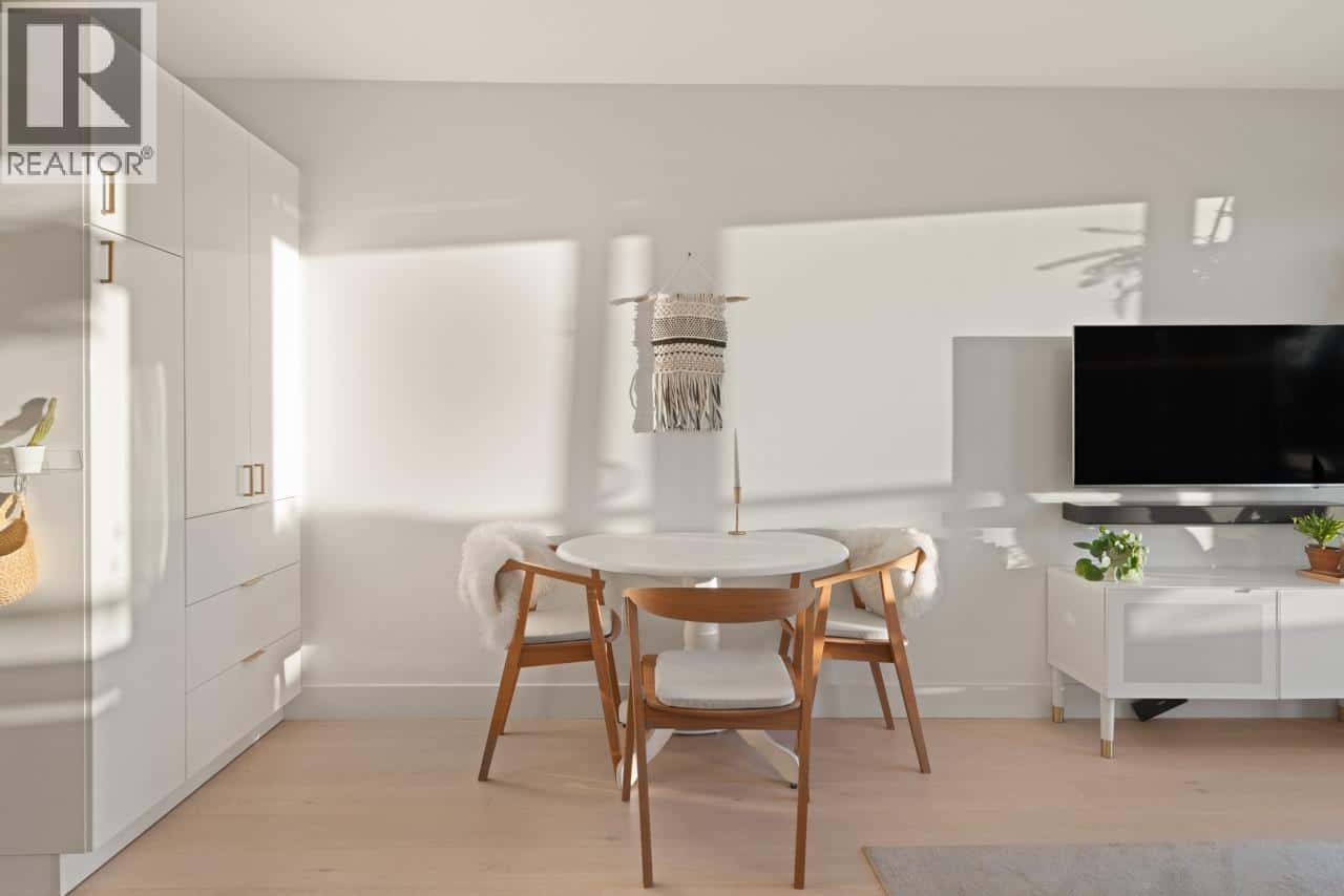 PH2 3939 KNIGHT STREET — Vancouver, British Columbia - Photo 4 of 29