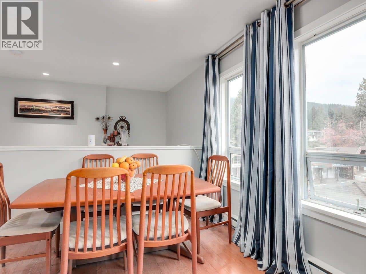 304 3711 DELBROOK AVENUE — North Vancouver, British Columbia - Photo 5 of 23