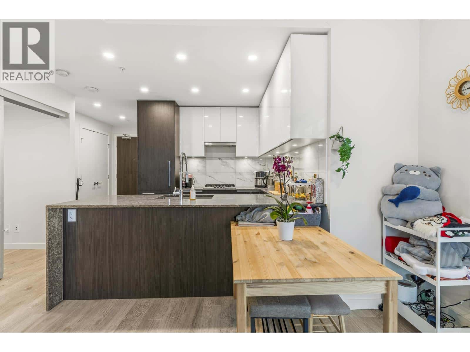 2507 5333 GORING STREET — Burnaby, British Columbia - Photo 3 of 32