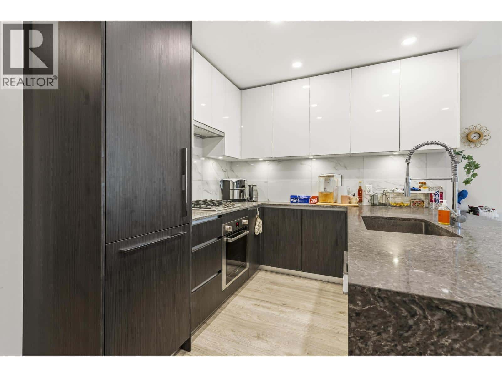 2507 5333 GORING STREET — Burnaby, British Columbia - Photo 5 of 32