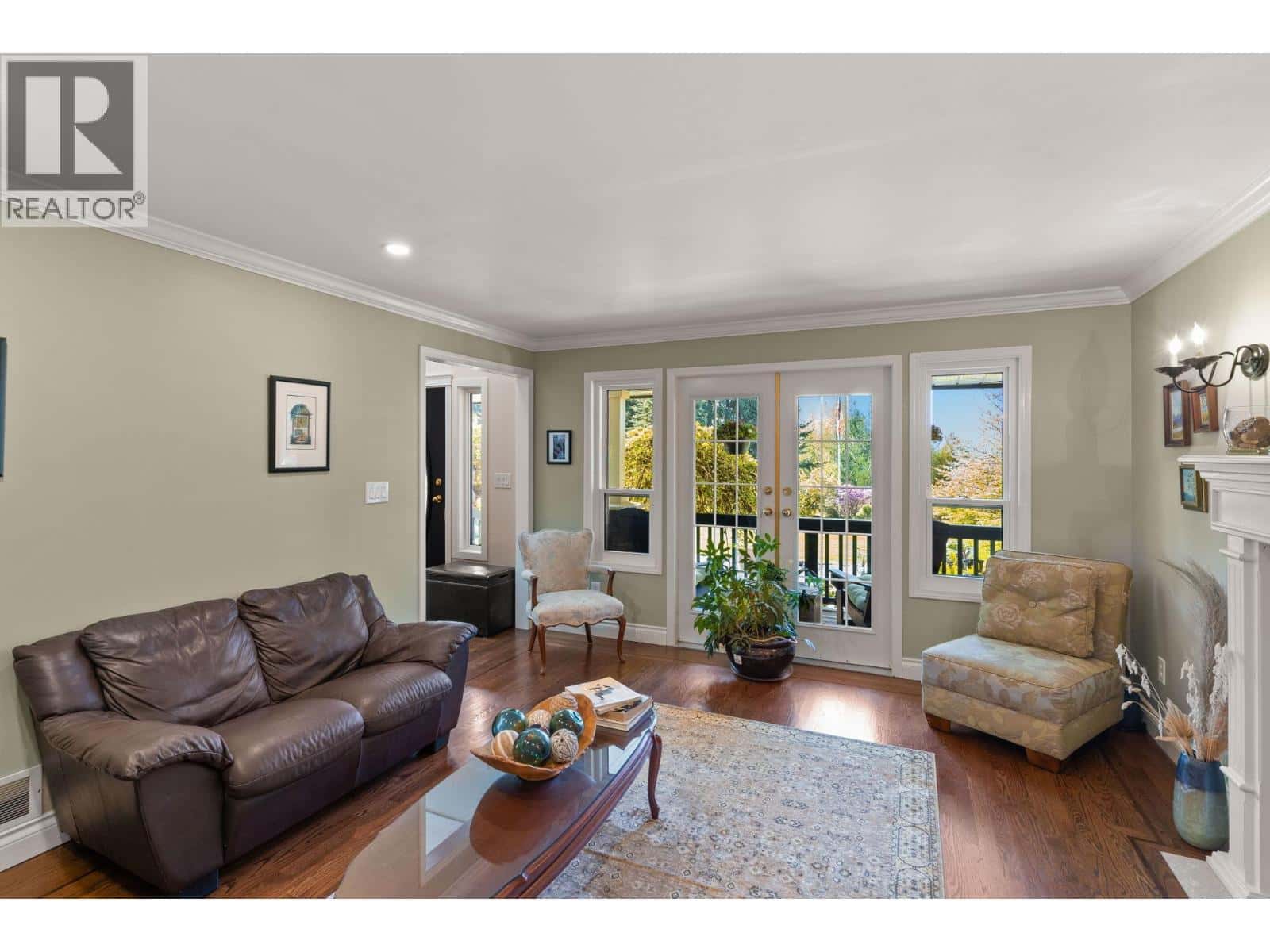 12815 WILLOW PLACE — Maple Ridge, British Columbia - Photo 3 of 40