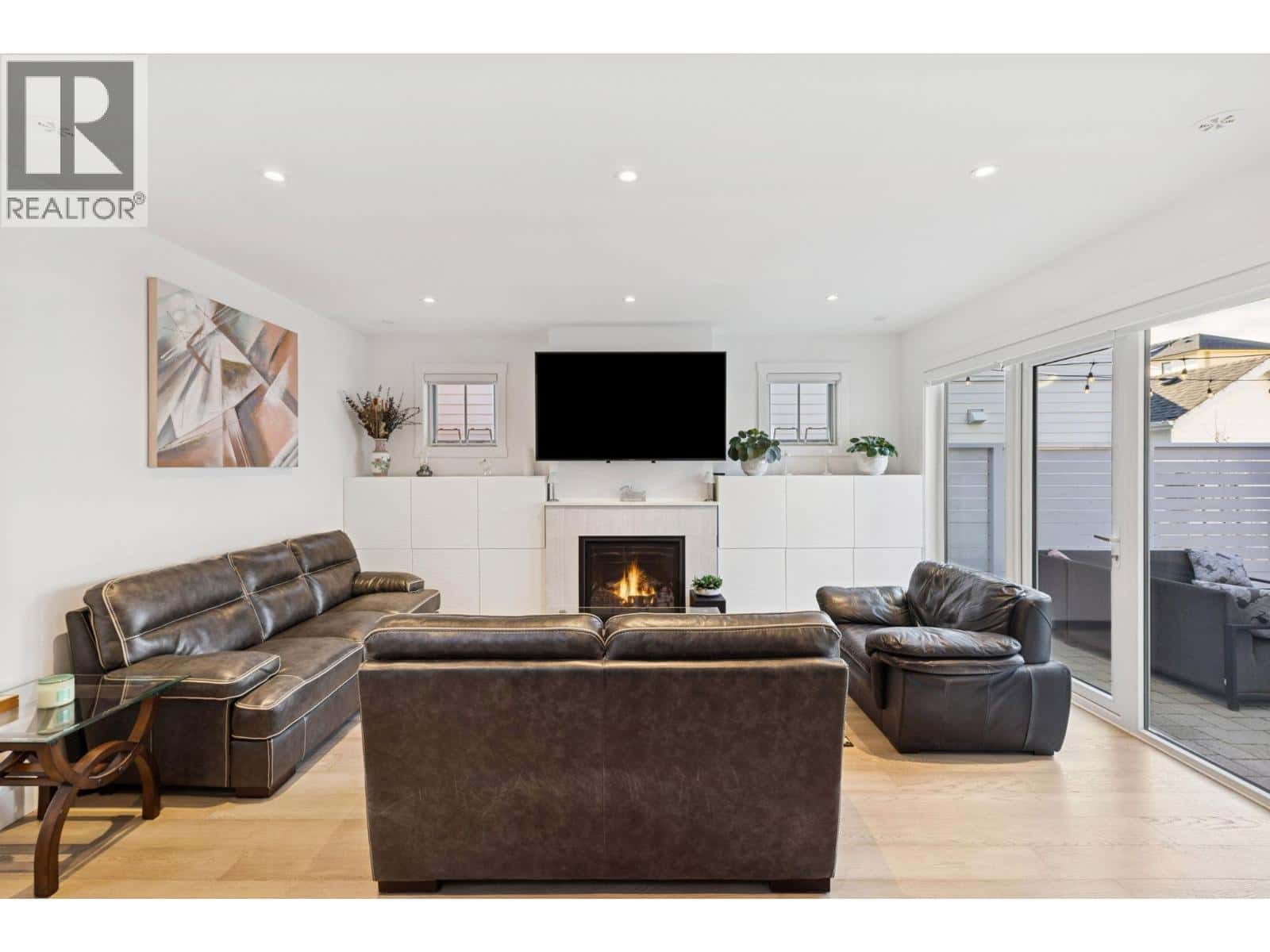 387 RIDGE STREET — Tsawwassen, British Columbia - Photo 5 of 35