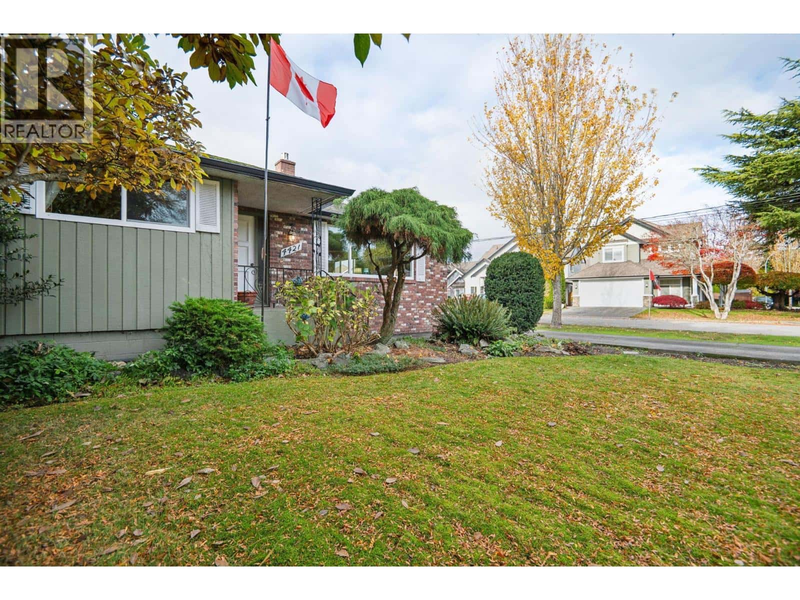 4421 SPANTON DRIVE — Delta, British Columbia - Photo 4 of 40