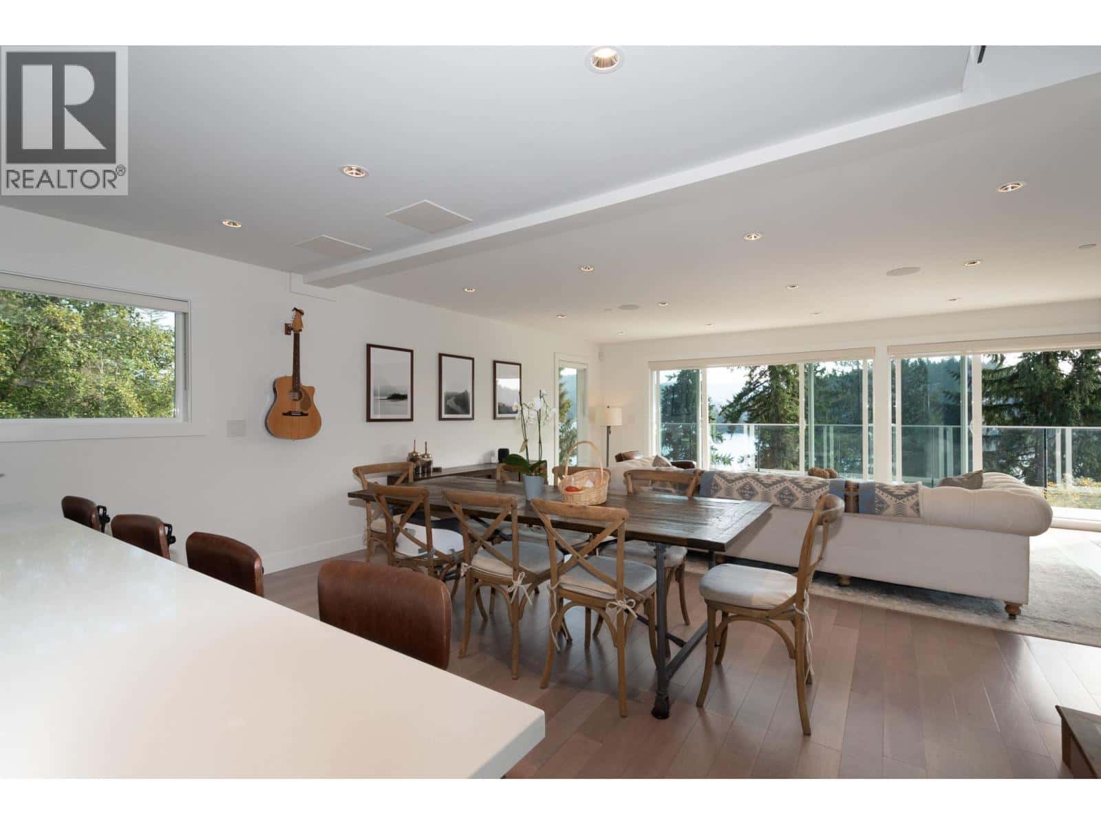 2867 PANORAMA DRIVE — North Vancouver, British Columbia - Photo 5 of 35