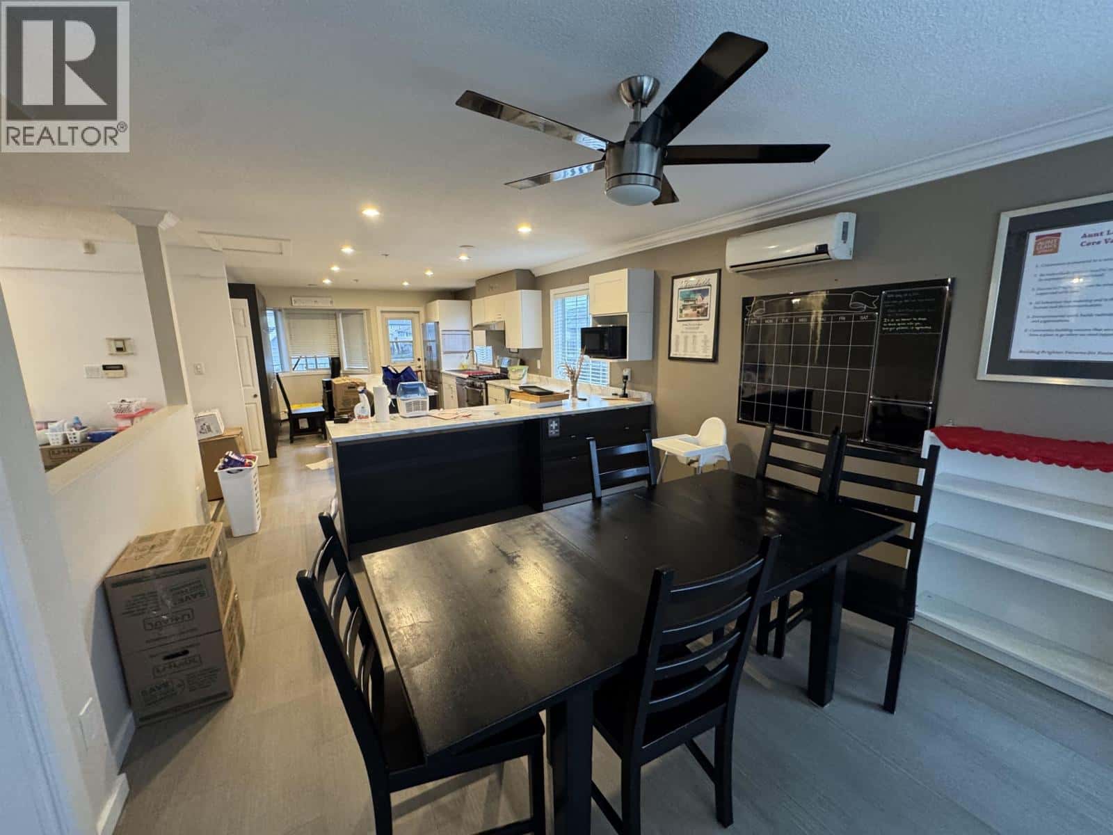 307 BOYNE STREET — New Westminster, British Columbia - Photo 5 of 26