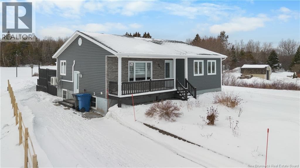 646 Principale — Pointe-Verte, New Brunswick - Main photo