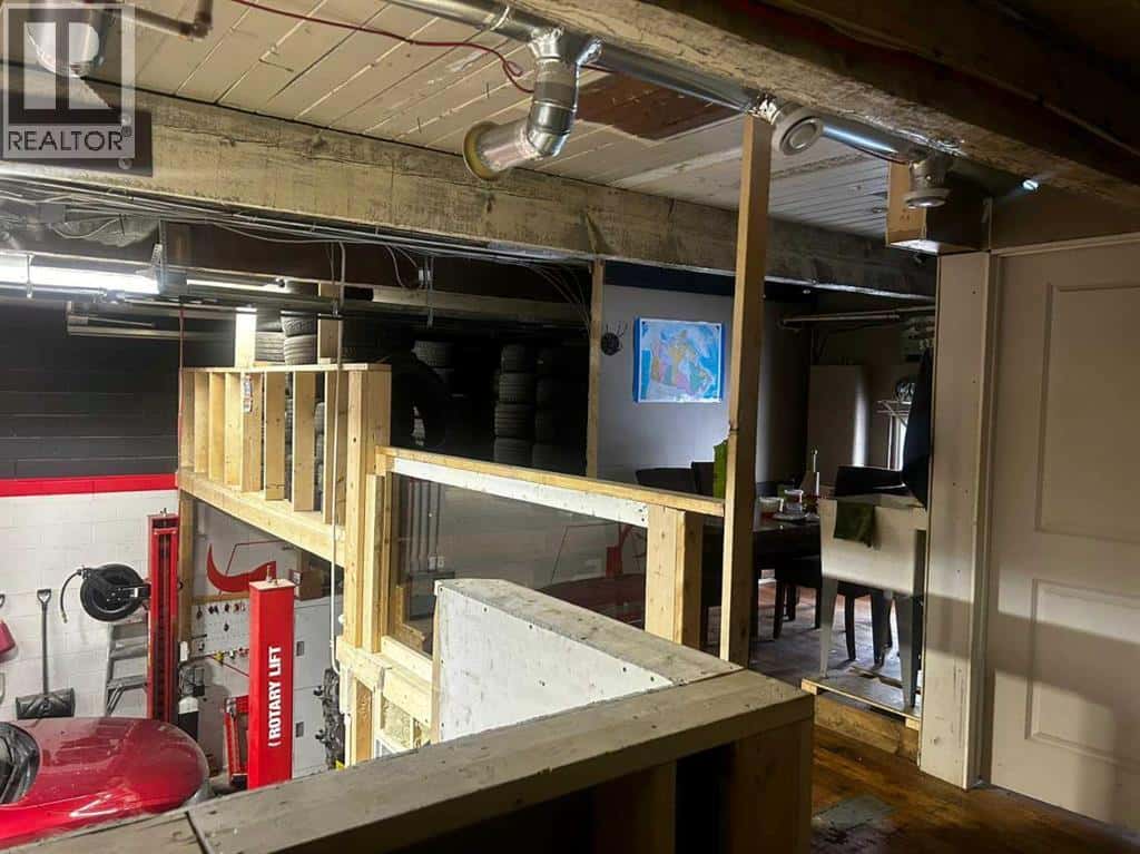 933A 48 Avenue SE — Calgary, Alberta - Photo 3 of 5