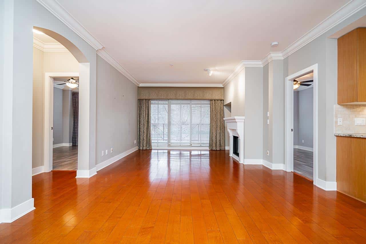 207 16421 64 AVENUE — Surrey, British Columbia - Photo 4 of 40