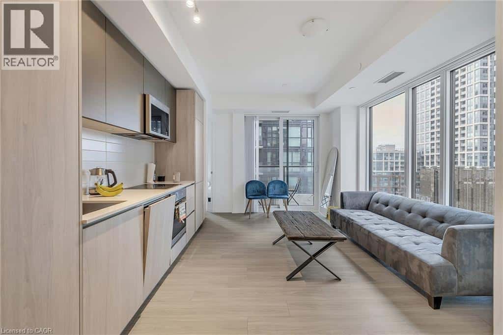 8 WIDMER Street Unit# 1903 — Toronto, Ontario - Photo 3 of 14