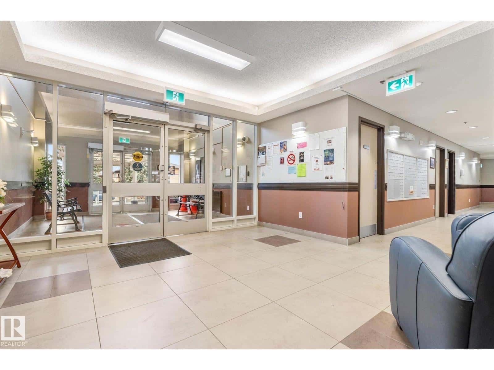 #114 2011 137 AV NW — Edmonton, Alberta - Photo 4 of 66