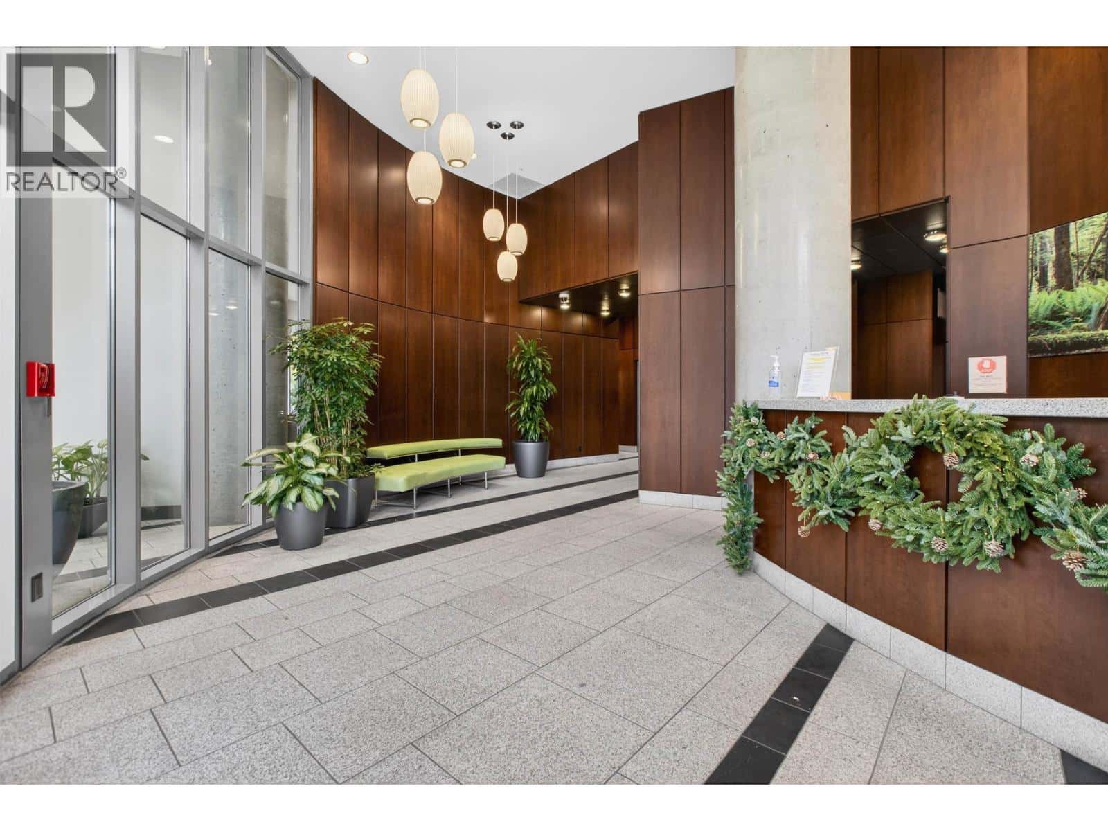 906 1050 SMITHE STREET — Vancouver, British Columbia - Photo 4 of 35