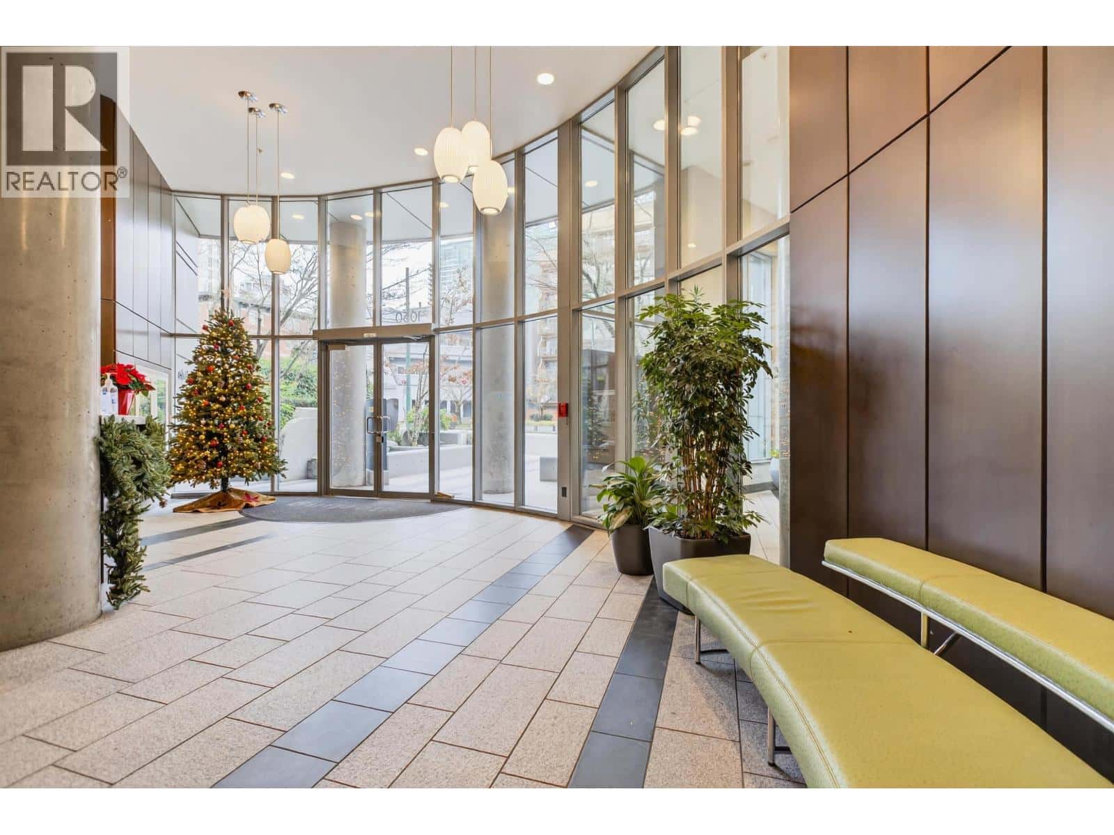 906 1050 SMITHE STREET — Vancouver, British Columbia - Photo 5 of 35