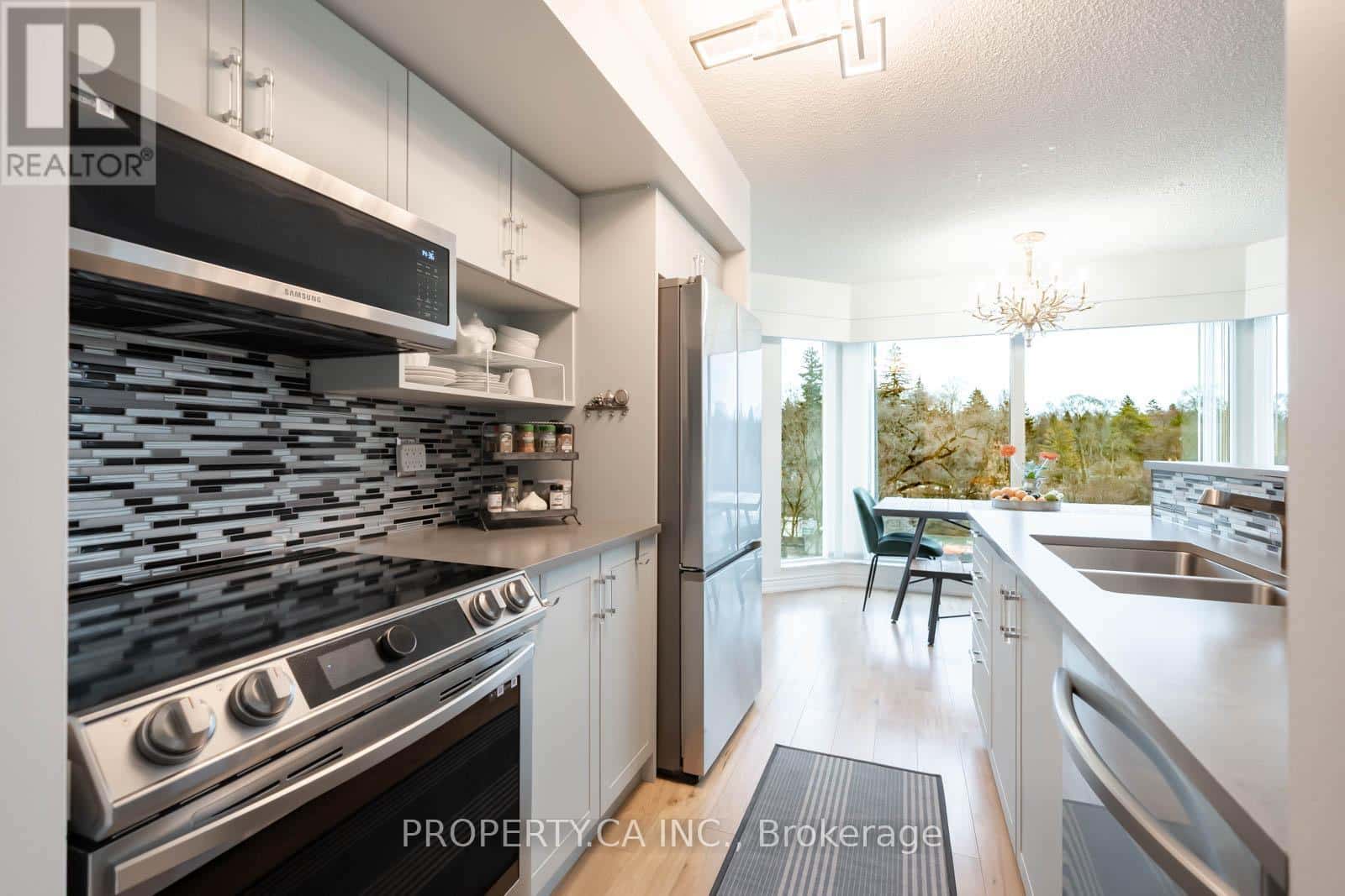 202 - 97 LAWTON BOULEVARD — Toronto (Yonge-St. Clair), Ontario - Photo 4 of 39