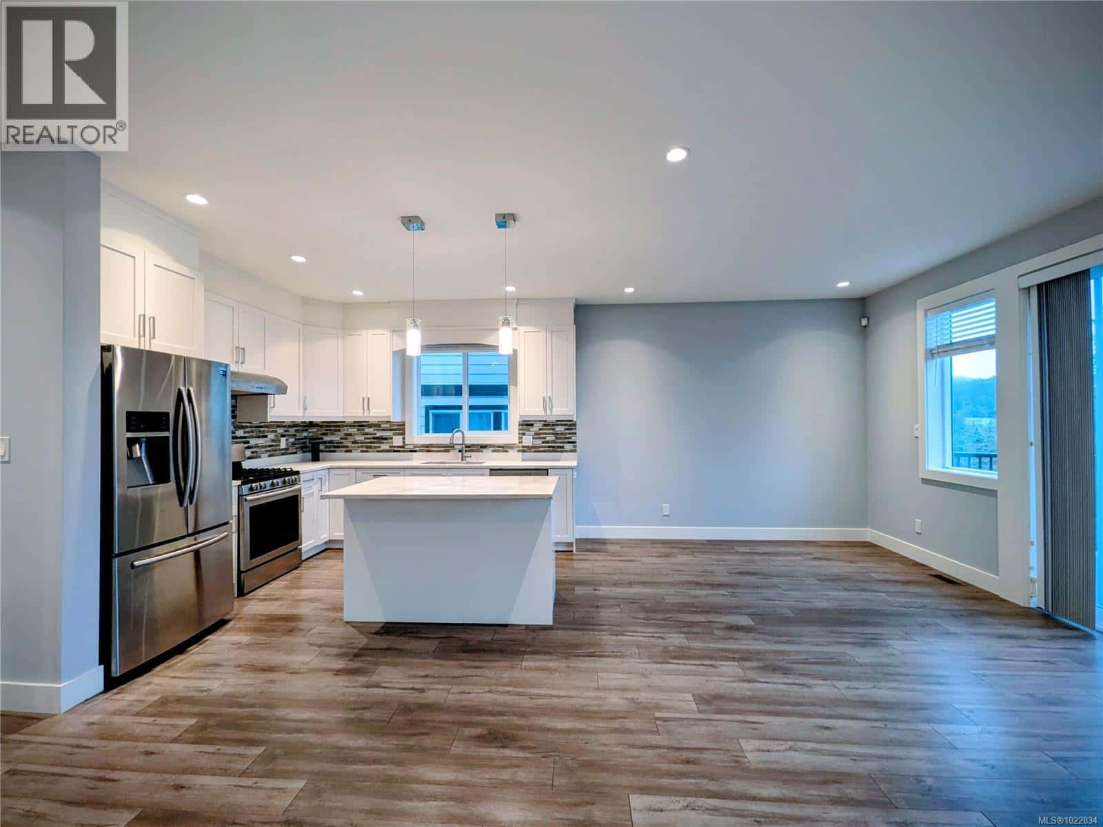 930 Peace Keeping Cres — Langford, British Columbia - Photo 4 of 30