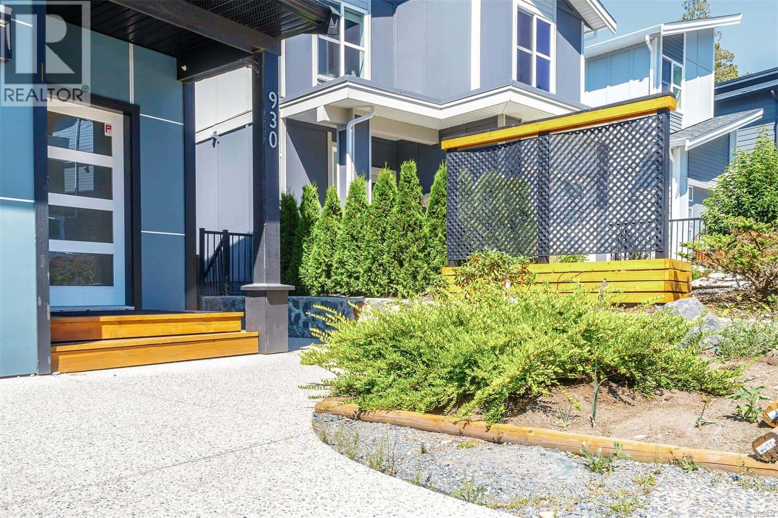 930 Peace Keeping Cres — Langford, British Columbia - Photo 3 of 30