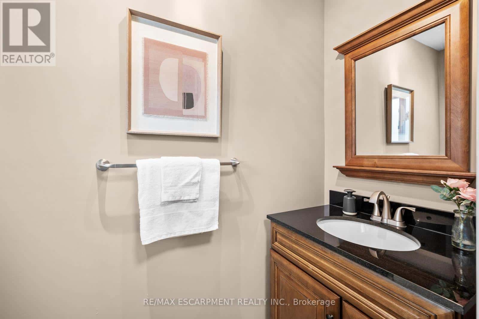 12 - 610 BARTON STREET — Hamilton (Stoney Creek), Ontario - Photo 3 of 27