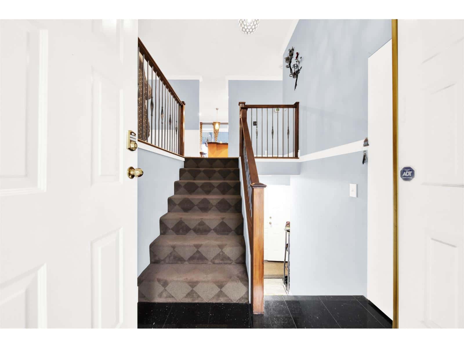 12754 CAMPBELL PLACE — Surrey, British Columbia - Photo 3 of 38