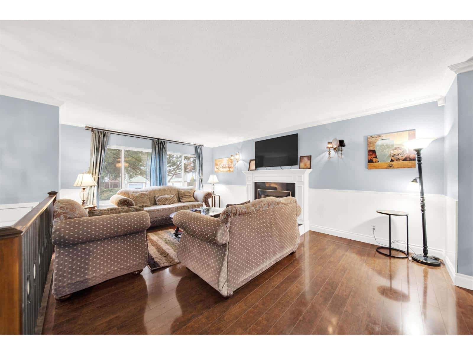 12754 CAMPBELL PLACE — Surrey, British Columbia - Photo 4 of 38