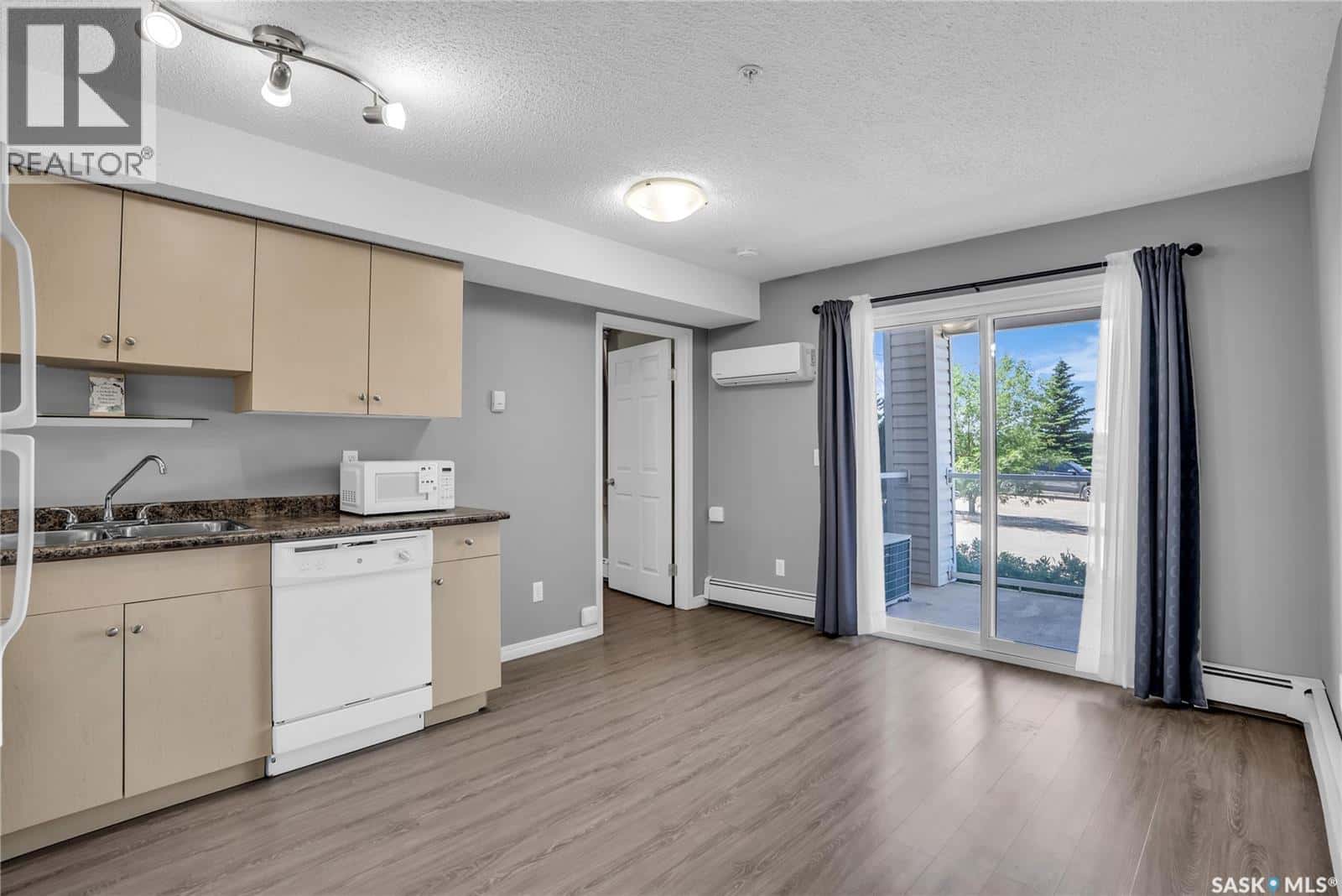 105 303 Lowe ROAD — Saskatoon, Saskatchewan - Photo 5 of 29