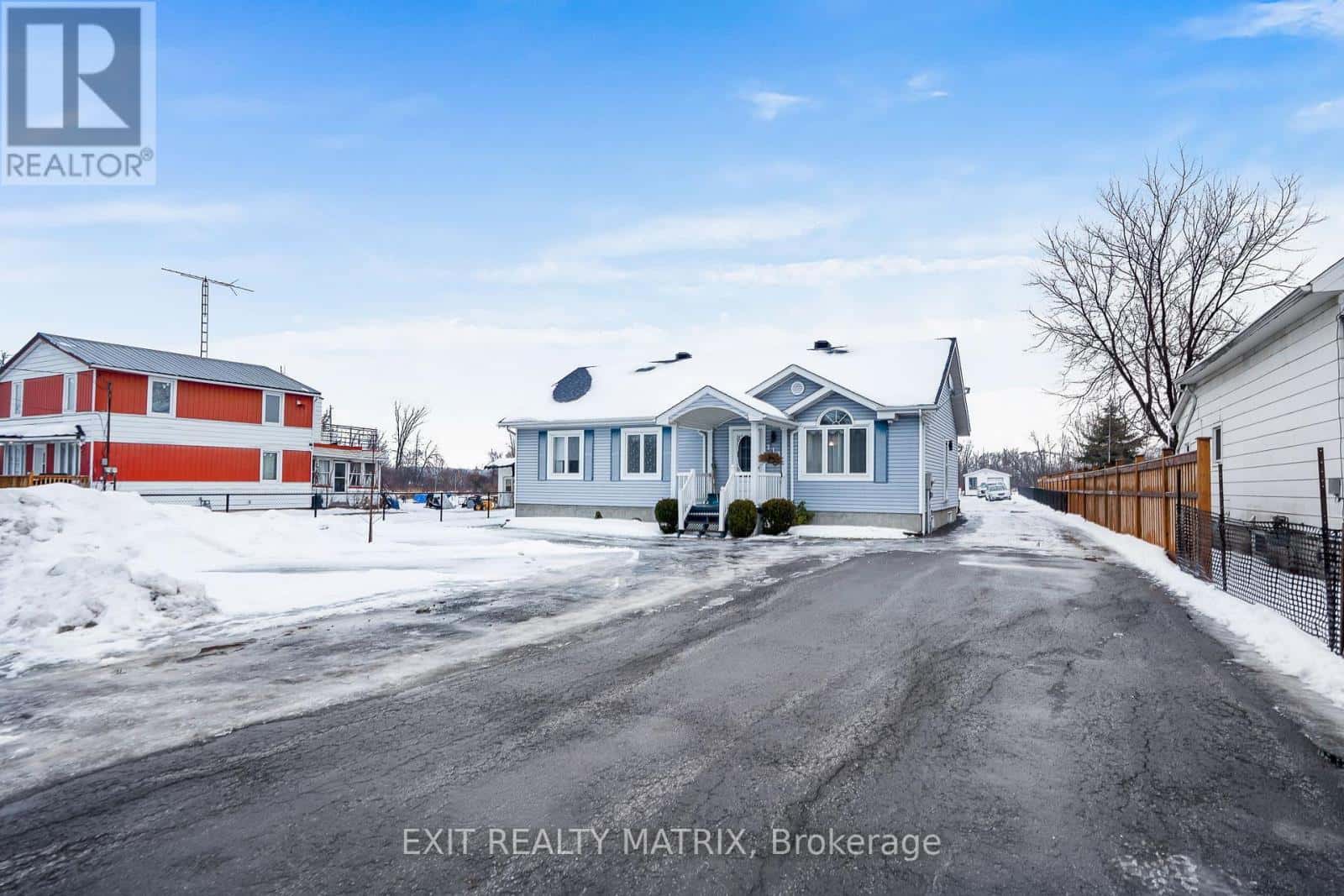 213 LONGUEUIL STREET — Champlain, Ontario - Photo 2 of 38