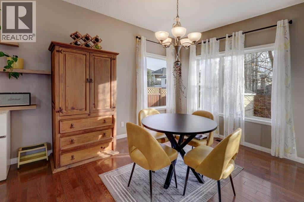 113 Thornleigh Close SE — Airdrie, Alberta - Photo 3 of 33