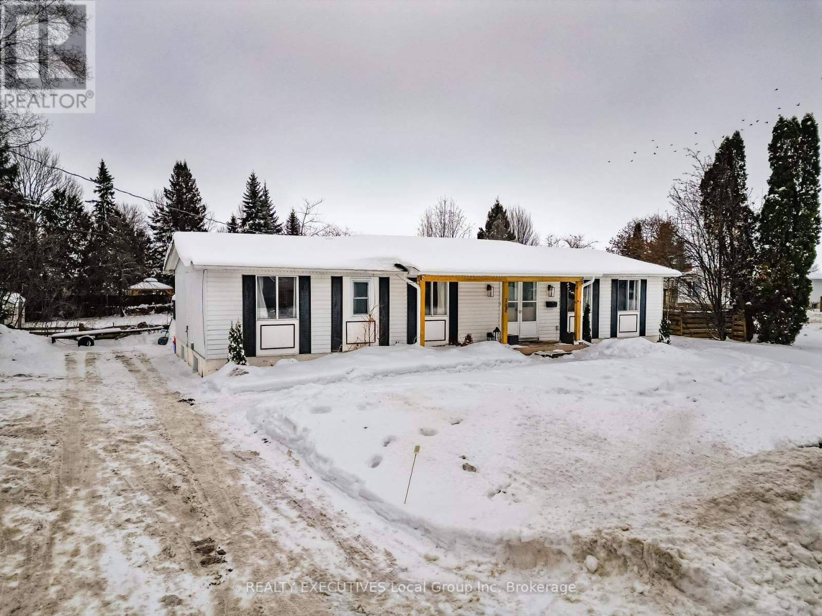 384 JUSTIN STREET — North Bay (College Heights), Ontario - Main photo